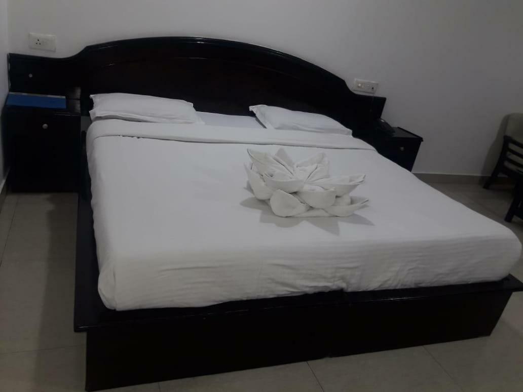 Hotel Vindhwashni Haldwāni Dış mekan fotoğraf